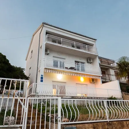 Sleeps 2 -parking -private Garden Lejlighed