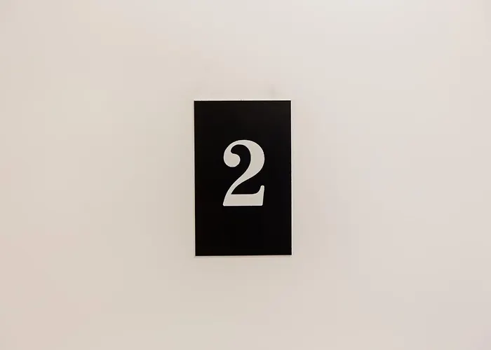 דירה Sleeps 2 -parking -private Garden